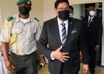 Suriname neemt deel aan Energieconferentie in Guyana