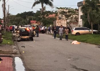 WhatsApp Image 2022 05 23 at 8.45.08 PM “Ik schrok me dood van de harde knal en rende meteen naar buiten”, zegt een bewoner van de Twee Kinderenweg, waar er maandagavond een dode viel bij een  aanrijding.