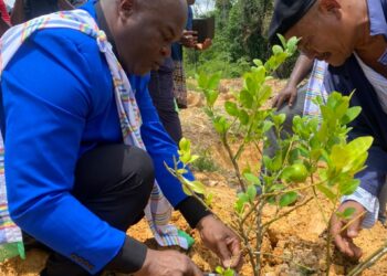 WhatsApp Image 2022 09 02 at 10.41.00 AM In West Klaaskreek, Brokopondo, wordt een proeftuin ontwikkeld. Daarmee wordt de agrarische ontwikkeling in het gebied ter hand genomen.