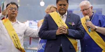 President Santokhi krijgt warm onthaal bij jarige Bevrijdingskerk