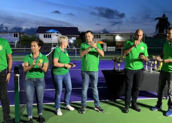 WhatsApp Image 2022 11 08 at 11.52.06 PM Het Suriname Tenniscentrum is zaterdag officieel in gebruik genomen door de Surinaamse Tennis Bond (STB). Daarmee krijgt een langgekoesterde wens ‘puzzelsgewijs’ vorm.