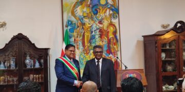 Raghoebarsing officieel geïnstalleerd als minister van Financiën
