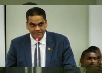 amar web Tijdens de gesprekken op maandag 2 december zijn verschillende inzichten gedeeld, en minister Amar Ramadhin van Volksgezondheid heeft de betrokken partijen verzocht om concrete voorstellen te presenteren aan de regering en het ministerie van Financiën en Planning. Ondanks eerdere interventies van de overheid blijkt dat de inkomsten van ziekenhuizen nog steeds onvoldoende zijn om operationele kosten adequaat te dekken.