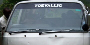 auto 2020 1 De Rijwet 1971 is gewijzigd en wel bij SB 2022, no. 33. De gewijzigde Rijwet is in werking getreden op 26 maart 2022. Er zijn een aantal ingrijpende wijzigingen ingetreden. Het Openbaar Ministerie wenst de samenleving te informeren omtrent deze wijzigingen en wel door middel van publicatie in een reeks van artikelen. Eén van deze wijzigingen betreft o.a. het rijden zonder rijbewijs.