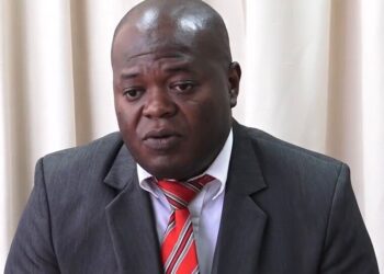 bee 3 "Ik beloof dat de verkiezingen op 25 mei 2025 gehouden zullen worden. Daarmee maken we geen grappen", zei voorzitter Marinus Bee van De Nationale Assemblee tijdens de jaarafsluiting van het instituut.