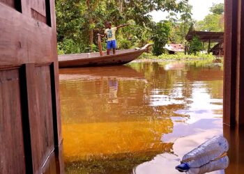 brokopondo water 1 Het Platform van Traditioneel Gezagsdragers Brokopondo vreest dat met het openstellen van de spuikleppen op zaterdag 10 december, de situatie van eerder dit jaar, zich zal herhalen.