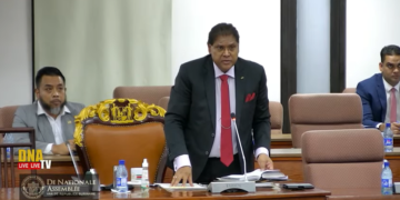 chan Prenobe Bissessur is onmiddellijk ontlast van alle werkzaamheden bij de Surinaamse Luchtvaart Maatschappij (SLM). Hij zal ook geen zitting hebben in andere organen van de overheid. Dit heeft president Chandrikapersad Santokhi maandag in De Nationale Assemblee bevestigd.