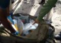 coke kraka 2 De politie heeft zondag 28 september 2025 de 38-jarige ondernemer S.K. aangehouden bij de controlepost Stolkertsijver. Tijdens een routinecontrole in zijn voertuig troffen agenten meerdere koffers en tassen aan waarin verdovende middelen waren verborgen...