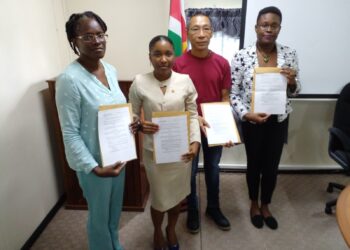 commissie 3 Minister Gracia Emanuël van Regionale Ontwikkeling en Sport (ROS) heeft de commissie Collectieve Rechten Inheemsen en Tribale Volken geïnstalleerd.
