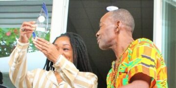 Eerste Wilgo Baarn award uitgereikt aan Roseline Daan.