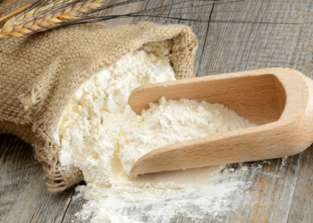 de molen 6 Meelimporteur De Molen maakt melding dat haar spoedlading van meel en haar graanschip zijn vertraagd door de tropische storm die momenteel actief is in de regio.