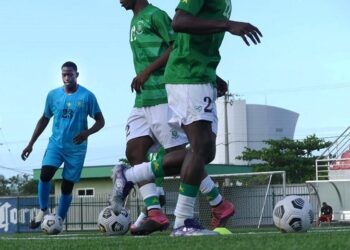 doelman Hok Ahin web De talentvolle doelman August Hok-Ahin staat te popelen om zijn debuut bij de nationale mannen voetbalselectie te maken.