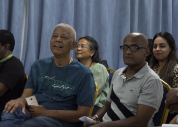 dovendag 2 Doven en slechthorenden in Suriname willen meer aandacht en zelfstandigheid hebben. Dit is een van de boodschappen die tolk Rosita Etnel vandaag noemde, bij de conferentie in verband met Werelddovendag.