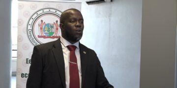 Dundas: RvM praat niet over reshuffeling