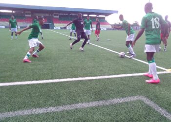 godeken natio De nationale mannenvoetbalselectie was enkele seconden verwijderd van het ABCS-kampioenschap. In een goed gevulde Stadion Rignaal Jean Francisca in Willemstad, Curaçao verdedigde Natio een minieme 2-1 voorsprong.