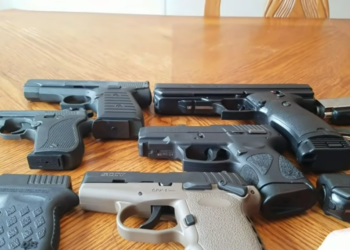 handvuurwapens Een gezamenlijke vuurwapenoperatie tussen Interpol en het Uitvoerend Agentschap voor Criminaliteit en Veiligheid van de Caribische Gemeenschap (CARICOM) resulteerde in de inbeslagname van ongeveer 350 wapens, 3.300 patronen munitie en record drugstransporten in het Caribisch gebied.