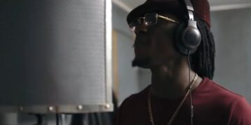 koyeba Ik zal nooit vergeten wie er toen voor me was. MrZonneman is een van de personen die er altijd voor mij is geweest. Woorden van de bekende dancehall artiest King Koyeba, in een interview tijdens zijn meet and greet-event te Waka Pasi. Het event, dat genoemd is naar een van zijn laatste songs 'Wini Man', werd gehouden op 27 december.