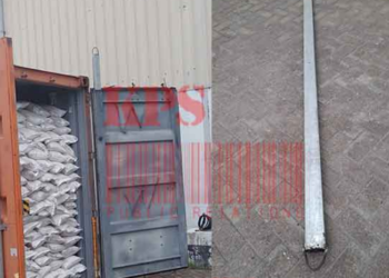 kps De Narcotica Brigade, Hondenbrigade en leden van de Port Controle Unit hebben een drugsvangst gedaan op de Jules Sedney Haven. De drugs zat verstopt in ijzeren staven in de deurbalken van de vier 20 foot containers, waarin rijst was ingeladen die vervoerd zou worden naar de haven van Rotterdam (Nederland).