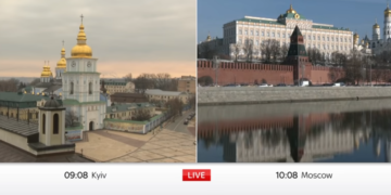 kyiv moscow 1 Sinds de start van de aanvallen van het Russische leger tegen Oekraïne is het land sinds donderdag van drie kanten aangevallen. Vrijdagavond werden zware explosies in Kiev, de hoofdstad van Oekraïne, gezien en gehoord. Intussen hebben de Russische troepen de hoofdstad bereikt, meldde president Volodimir Zelenski van Oekraïne .