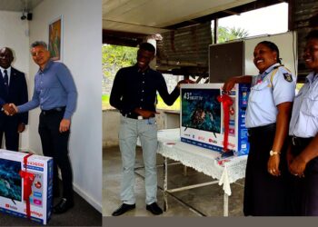 lucky store juspol Warenhuis Lucky Store heeft een schenking gedaan aam het ministerie van Justitie en Politie (JusPol). Conrad Issa, algemeen directeur heeft een Samsung 43 inch LED TV en een surge protector overhandigt aan minister Kenneth Amoksi van JusPol. De overhandiging vond plaats op maandag 25 april 2022.