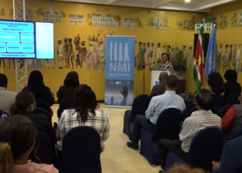 mensenrechten 2 De toekomst voor mensenrechten in Suriname kan in goede banen geleid worden nu het ministerie van Justitie & Politie (JusPol) een conceptwet Nationaal Mensenrechten Instituut in voorbereiding heeft. Het ministerie heeft woensdag in hotel Torarica de media launch gehad van de voorbereiding en opzet van het Nationaal Mensenrechten Instituut (NMI).
