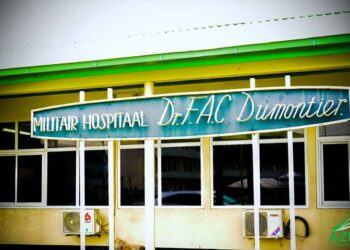 militair hospitaal web Het medisch laboratorium in het Militaire Hospitaal functioneert niet. Het personeel beschikt niet over materiaal om labwerkzaamheden te verrichten. Dat zegt Rodney Cairo, bondsvoorzitter van de Vereniging Rechtspositie Militairen (VRM) in gesprek met Keynews.