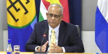 minister Albert Ramdin suriname 6 Minister Albert Ramdin van Buitenlandse Zaken, International Business en Internationale Samenwerking (BIBIS), heeft op maandag 18 juli 2022 deelgenomen aan de bijzondere vergadering van de Permanente Raad van de Organisatie van Amerikaanse Staten (OAS). Op deze vergadering zijn de perspectieven op een veranderende wereld en regio en de vereiste acties besproken. De minister van BIBIS heeft bij deze gelegenheid bijzondere aandacht gevraagd voor uitdagingen voor Suriname en de Caribische regio.