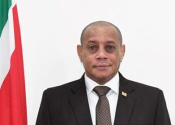 minister steven mac andrew Het grootste vraagstuk op dit moment is om mensen te vinden die daadwerkelijk willen werken. Dit zei minister Steven Mac Andrew van Arbeid, Werkgelegenheid en Jeugdzaken gisteren voor aanvang van de ministerraadsvergadering. “Ik heb een paar gevallen meegemaakt de afgelopen weken.
