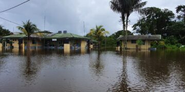 NCCR biedt onder water gelopen gebieden noodvoorzieningen aan