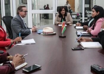 UNICEF-vertegenwoordiger op bezoek bij minister Kuldipsingh