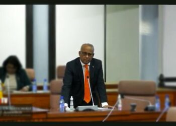 ramdin dna 11aug22 “Er is geen tekort aan kinderbedden in ziekenhuizen. Er zijn nog genoeg kinderbedden beschikbaar”, zei minister Albert Ramdin van Buitenlandse Zaken, Internationale Business en Internationale samenwerking donderdag in De Nationale Assemblee namens minister Amar Ramadhin van Volksgezondheid.