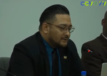 ramsaran “We maken ons zorgen, want straks behoort de middenklasse ook tot sociaal zwakkeren”, zei minister Uraiqit Ramsaran van Sociale Zaken en Volkshuisvesting maandag tijdens de regeringspersconferentie.