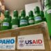 RGD ontvang medische benodigdheden ter ondersteuning Covid-19-vaccinatie 10 rgd usaid handover 2021 sur 1 1 scaled De Regionale Gezondheidsdienst Suriname (RGD) heeft op dinsdag 2 november een aantal medische benodigdheden in ontvangst mogen nemen van de PAHO en USAID. Ons land, dat zich momenteel in de vierde Covid-19-golf bevindt, werkt er hard aan om een vaccinatiedekking van tenminste 70 procent te bereiken binnen de doelgroeppopulatie.