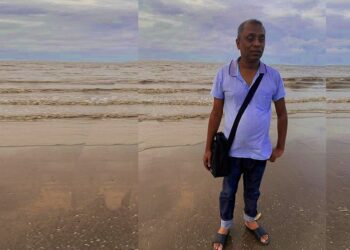 werkfotos “Het is een heel zware en moeilijke tijd nu voor mensen met een beperking”, zegt voorzitter Aniel Koendjbiharie van Stichting Wan Okasi. De maandelijkse verhogingen van de benzineprijzen en de verhoging van de energietarieven, die begin juni in zal gaan, zullen ervoor zorgen dat de doelgroep verder bergafwaarts zal gaan, zegt de voorzitter. “De mensen met een beperking hebben eind maart een financiële bijstand van SRD 1750 gehad, wat een verhoging is van SRD 1000, maar deze verhoging stelt nu bijna niets voor, want de prijzen in de winkels en van alle diensten zijn fors gestegen.” Koendjbiharie gaf eerder al aan dat hij niet helemaal tevreden is met deze verhoging en nu is hij nog minder tevreden. “De regering heeft de financiële bijstand verhoogd, maar aan de andere kant worden de prijzen van levensmiddelen en nutsvoorzieningen verhoogd. Dan wat voor nut heeft de verhoging?” Hij is van mening dat de financiële bijstand voor mensen met een beperking verder moet worden opgetrokken en in lijn moet zijn met het minimumloon. Volgens de voorzitter zijn het juist de mensen met een beperking, die heel kwetsbaar zijn en  meer aandacht verdienen, maar in de praktijk gebeurt dat niet. “Er is helemaal geen beleid op het gebied van zorg, transport en werkgelegenheid voor deze doelgroep.” De voorzitter geeft aan dat een aantal mensen met een beperking capabel is om te werken, maar zij worden  niet aangenomen, omdat zij een beperking hebben. “Als zij ergens worden aangenomen, dan is er geen vervoer beschikbaar voor deze mensen om aan het werk te gaan.” De mensen van deze doelgroep zitten met heel wat problemen, die aandacht verdienen van de regering, maar de regering is bezig met andere zaken. “Waarom moet er een toilettengroep van enkele honderden duizenden SRD’s gebouwd worden in de binnenstad, terwijl dat geld nuttig gebruikt kon worden voor onder andere deze doelgroep.”