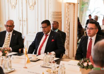0F3A0669 Tijdens de bilaterale gesprekken tussen Suriname en Vlaanderen is besloten dat de twee landen hun relatie gaan heractiveren. Dat meldt de regering in haar berichtgeving.