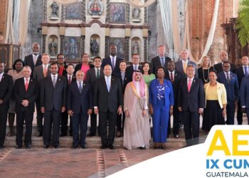 2023.05.11 BIBIS 02 ACS Guatemala Groep Suriname zal voor de periode mei 2023 tot april 2024 het voorzitterschap van de Ministeriële Raad bekleden. Hiermee neemt Suriname het voorzitterschap over van Guatemala. Deze functie wordt ingevuld door minister Ramdin van BIBIS.
