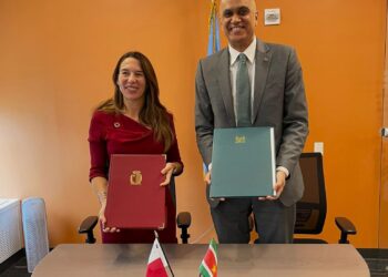 2023.05.18 BIBIS Malta Dipl relations Op donderdag 18 mei 2023 zijn de republiek Suriname en de republiek Malta formeel diplomatieke betrekkingen aangegaan op de permanente missie van Suriname bij de Verenigde Naties (VN) in New York.