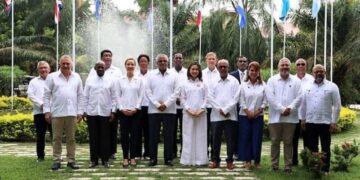 2023.06.26 BIBIS 03 CARICOM SICA Group Minister Albert Ramdin van Buitenlandse Zaken, International Business en Internationale Samenwerking (BIBIS) heeft op 26 juni 2023 geparticipeerd in de ‘Economic and Political Dialogue between the Ministers of Foreign Affairs and Foreign Trade of the Caribbean Community (CARICOM) and the Central American Integration System (SICA)’ in Placencia, Belize.