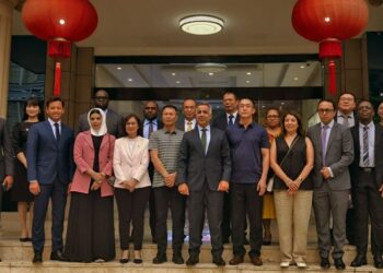 2023.08.24 BIBIS China Fisheries Ind group2 De ambassadeur van Suriname in China, Pick Fung- Ho Chong, heeft op donderdag 24 augustus 2023 deelgenomen aan de China Fishery Industry Tour te Fuzhou en Xiamen in de Fuijan provincie.