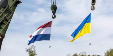 20230504jak2272 1920 1 In een krachtige steunbetuiging aan Oekraïne heeft Nederland aangekondigd 87 miljoen euro toe te zeggen voor de aankoop van artilleriegranaten, evenals een extra bedrag van 10 miljoen euro ter versterking van de cyberverdediging.