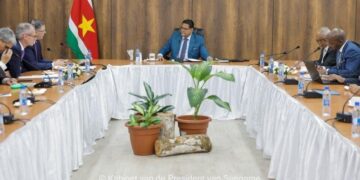 Handshake van baas Total met Staatsolie was een directe bezegeling van de samenwerking tussen NDP en VHP