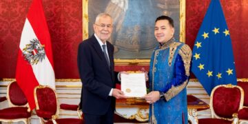Ambassadeur van Lierop overhandigt geloofsbrieven aan president van Oostenrijk