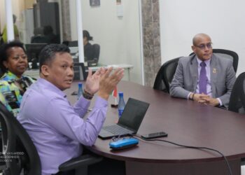 360094506 672734081549585 6376055358355023057 n Een delegatie van Newmont Suriname heeft op maandag 17 juli 2023 een presentatie gehouden voor de minister van Arbeid Werkgelegenheid en Jeugdzaken (AWJ), Steven Mac Andrew, over Human Resources (HR) aangelegenheden die betrekking hebben op het bedrijf, met name werving, training en loopbaanontwikkeling.