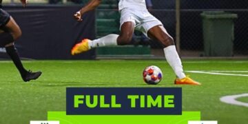 440561134 122115887468071920 8945190762775947192 n Transvaal heeft de eerste ronde van de Suriname Major League (SML) gewonnen. De groen-witte formatie voldeed op de negende speeldag (zaterdag 29 april) aan haar verplichting door Politie Voetbal Vrienden (PVV) in het Franklin Essedstadion met 2-1 te verslaan. Transi staat dankzij deze overwinning nu alleen aan kop met 23 punten.