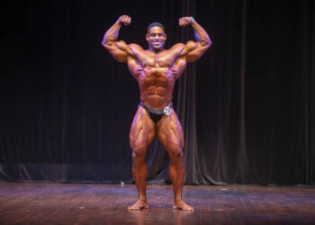 440582819 1000797008501246 3641969768883056255 n De Surinaamse prof bodybuilders Eddy Wilson, Soepe Koese en Fabian Wehl maken deel uit van de Surinaamse Bodybuilding en Weightlifting Bond delegatie, die op woensdag 8 mei vertrekt naar Barbados om er mee te doen aan de IFBB ELITE PRO Roger Boyce World Cup.