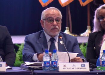 ACS Rodolfo 8mei De Secretaris-generaal van de Associatie van Caribische Staten (ACS), Rodolfo Sabonge, heeft tijdens een voorbereidende bijeenkomst van de 29e Ministeriële Raad vergadering de groeiende gevolgen van klimaatverandering voor de regio benadrukt.