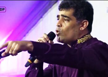 Ashwin Adhin Nickerie kl 1 Voormalig vicepresident en DNA-lid Ashwin Adhin heeft via zijn advocaat, Irwin Kanhai, rectificatie geëist van voorzitter Paul Somohardjo van de Pertjajah Luhur (PL).