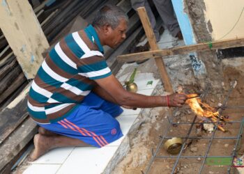 Bestuursvoorzitter Chanderdath Lalkoe De Shiv Mandir in Nickerie ondergaat een transformatie. Het gebedshuis aan de Walidien Izaakweg (voorheen Gemaalweg) in de Clarapolder wordt grondig gerenoveerd. Het project valt binnen het kader van de armoedebestrijding van het kabinet van de President.