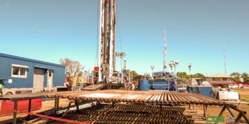 Boorinstallatie 1 De regering is voorstander van een optimale een duurzame watervoorziening. Zo heeft president Chandrikapersad Santokhi op dinsdag 11 juli 2023 benadrukt bij het startsein voor de boring van een tweede waterbron in het voorzieningsgebied Henar in het district Nickerie.