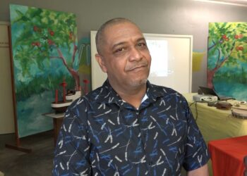 Braam Het Surinaams Museum, beheerder van de grootste collectie nationaal cultureel erfgoed, bestaat ruim driekwart eeuw. Het directoraat Cultuur wil de samenwerking verbeteren, zei Clifton Braam, onderdirecteur Cultuur onlangs bij de viering van het 75-jarig bestaan van het museum in Fort Zeelandia. Hij wil ook nagaan hoe de overheid kan helpen bij de voordracht van Werehpai en omgeving als werelderfgoed.